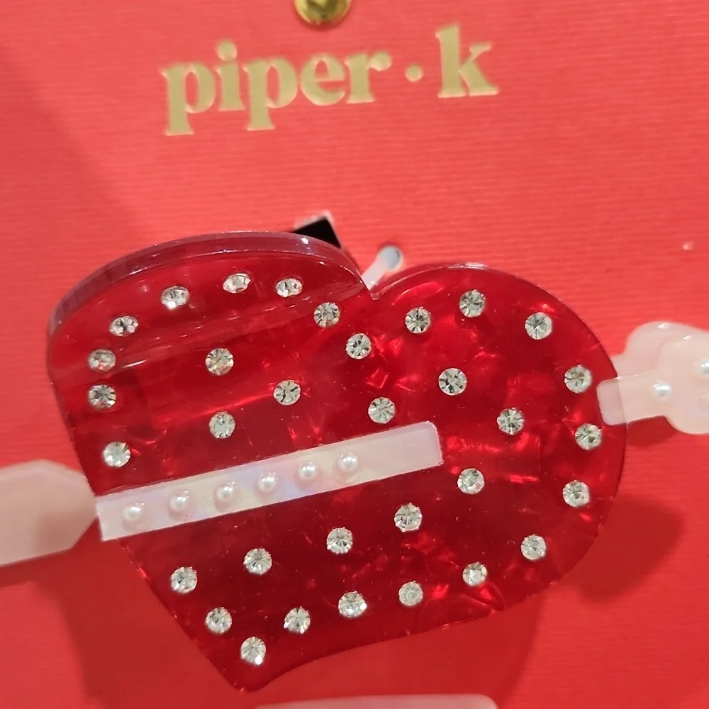 ❤️▪️Piper K▪️ Valentine’s Day claw hair clips set of 2!